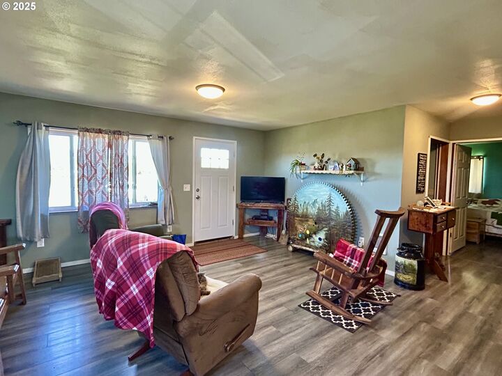 Property Photo: 516 W Railroad Ave WA 98620