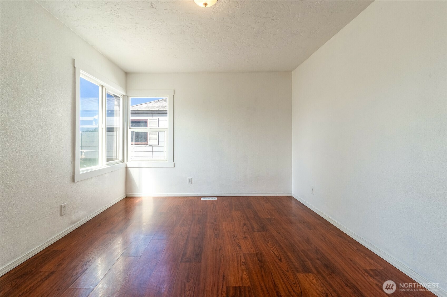Property Photo: 1523 Portland Avenue WA 99362
