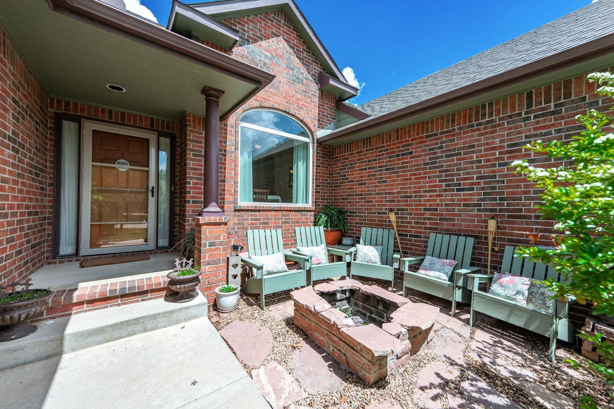Property Photo: 15632 W Hendryx Ct KS 67052