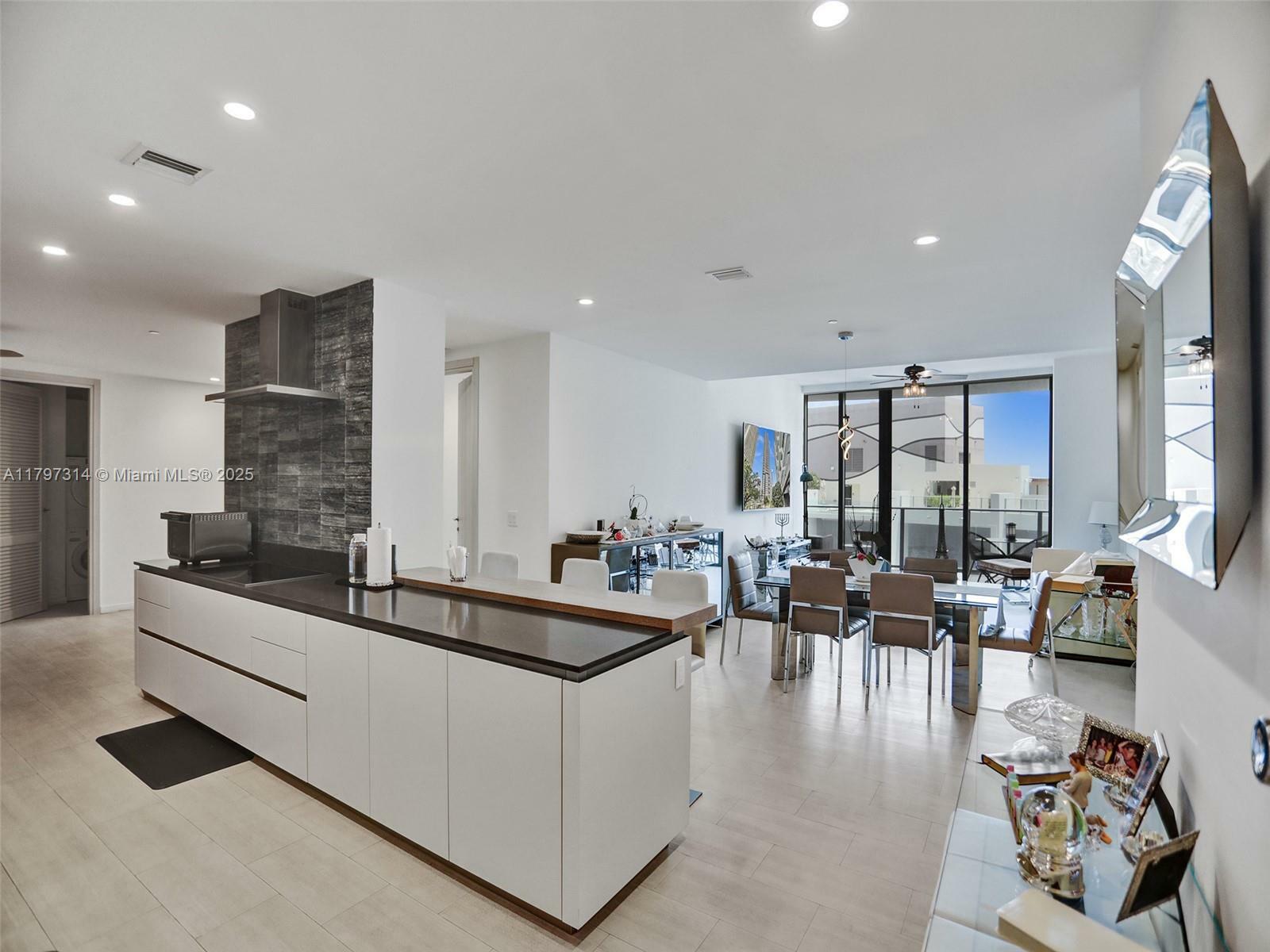 Property Photo: 1000 Brickell Plz Ph5103 FL 33131