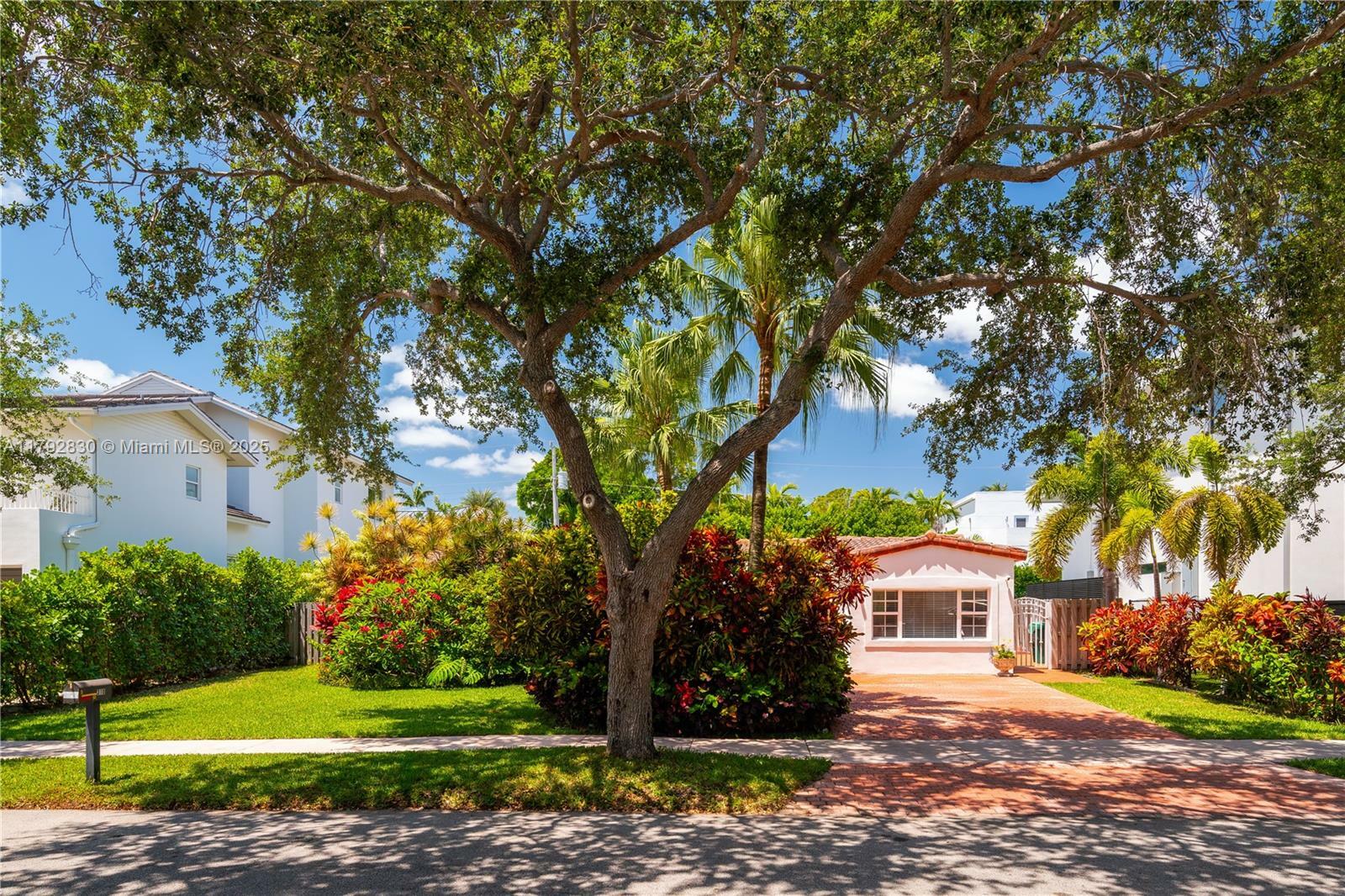 310 Woodcrest Rd  Key Biscayne FL 33149 photo