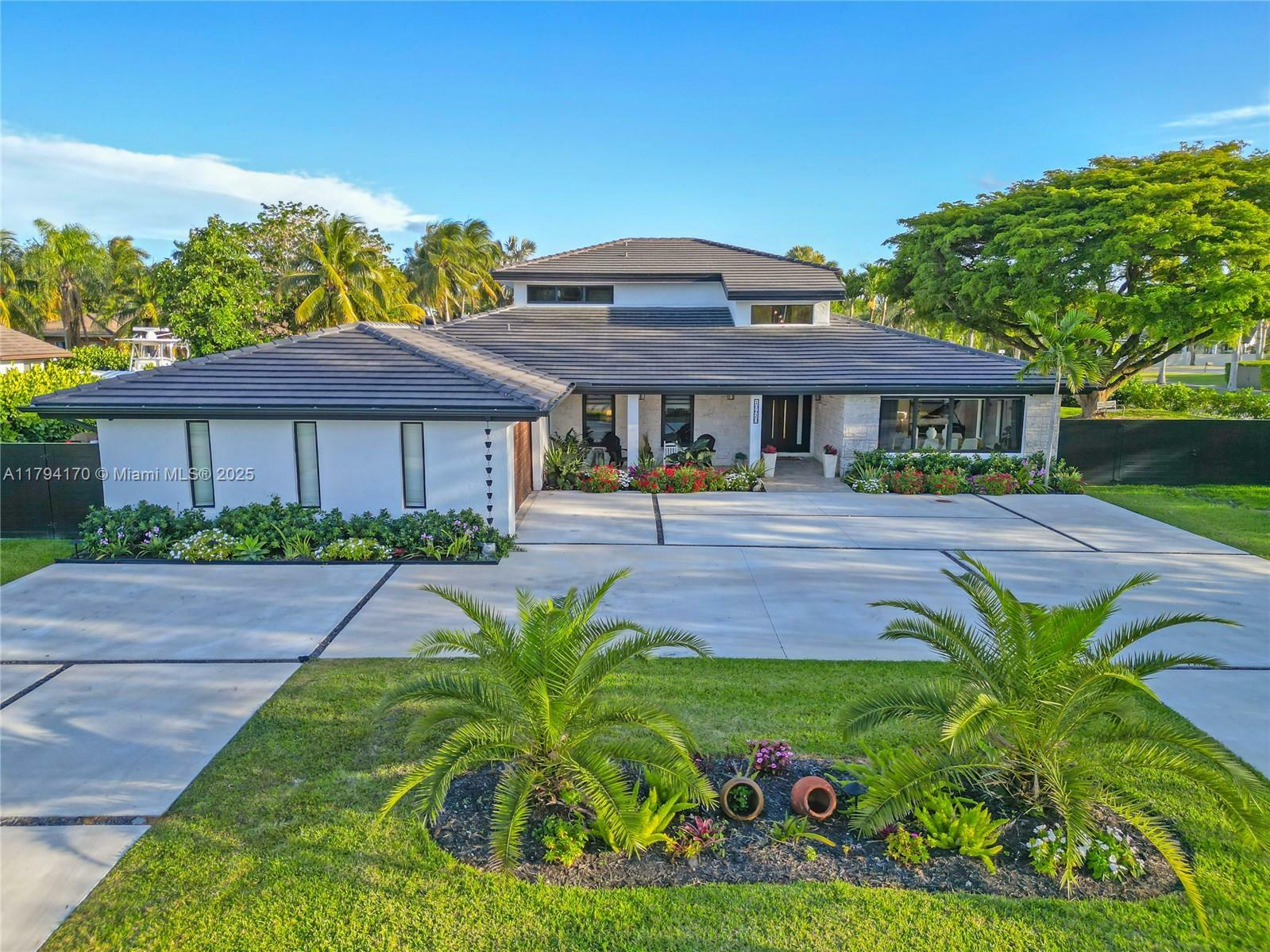 10620 SW 127th St  Miami FL 33176 photo