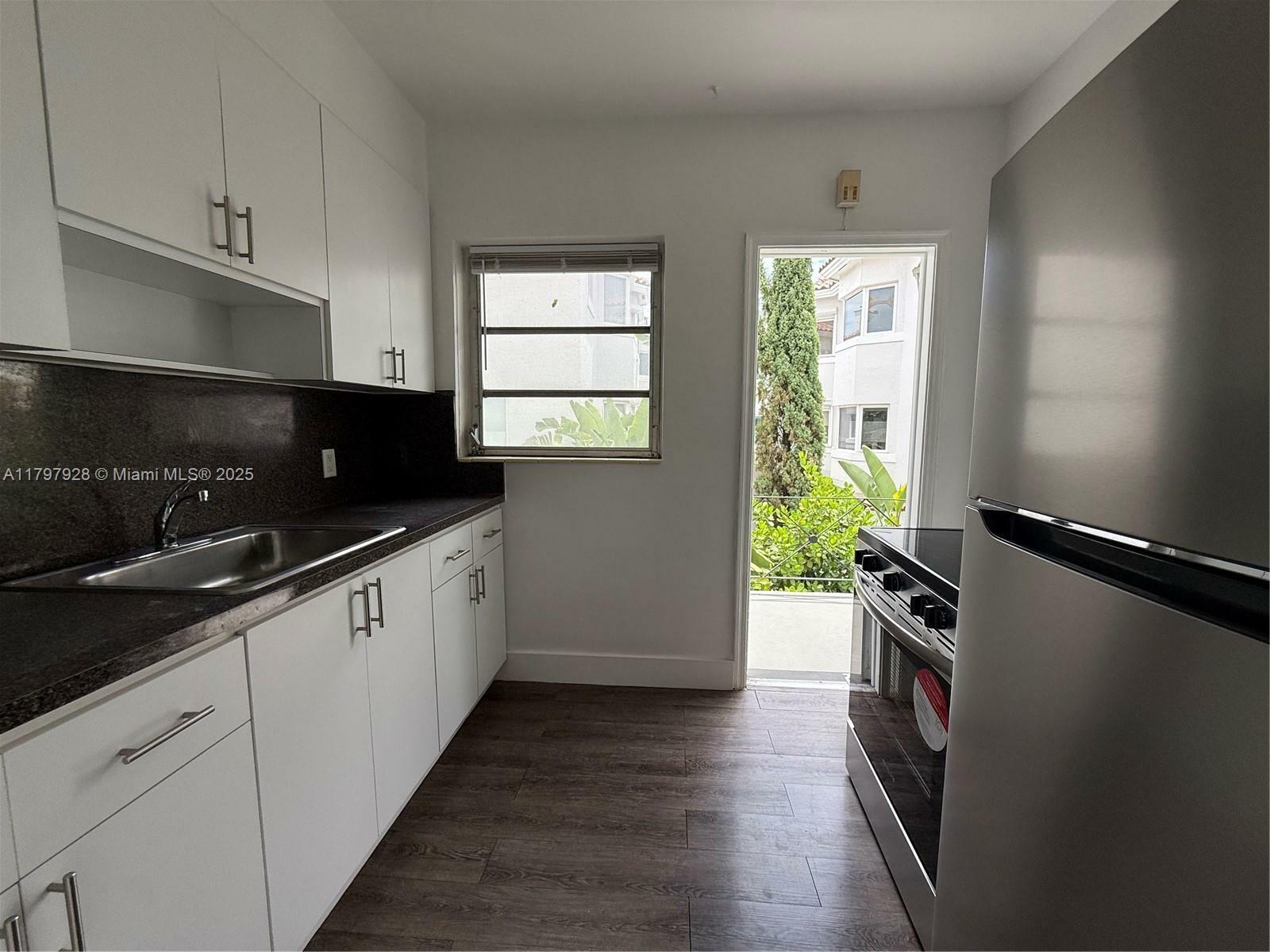 Property Photo:  291 Navarre Ave 4  FL 33134 