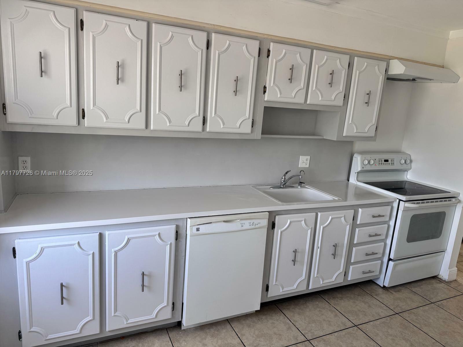 Property Photo: 2851 NE 183rd St 501E FL 33160
