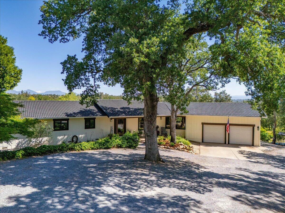 Property Photo: 10546 Neville Way CA 96073