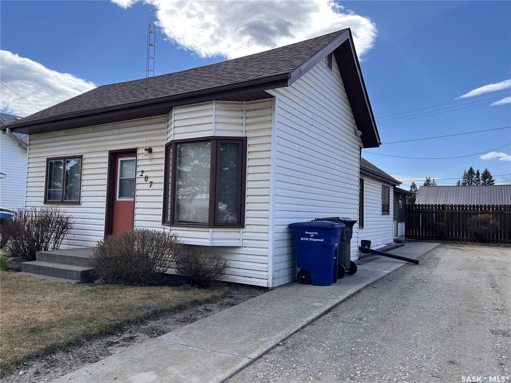 Property Photo: 207 Railway Avenue SK S0J 3B0