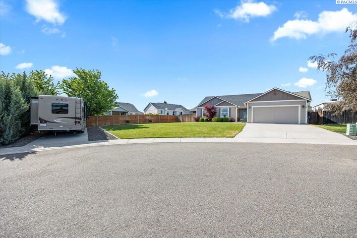 2033 Pinewood Ct  West Richland WA 99353 photo