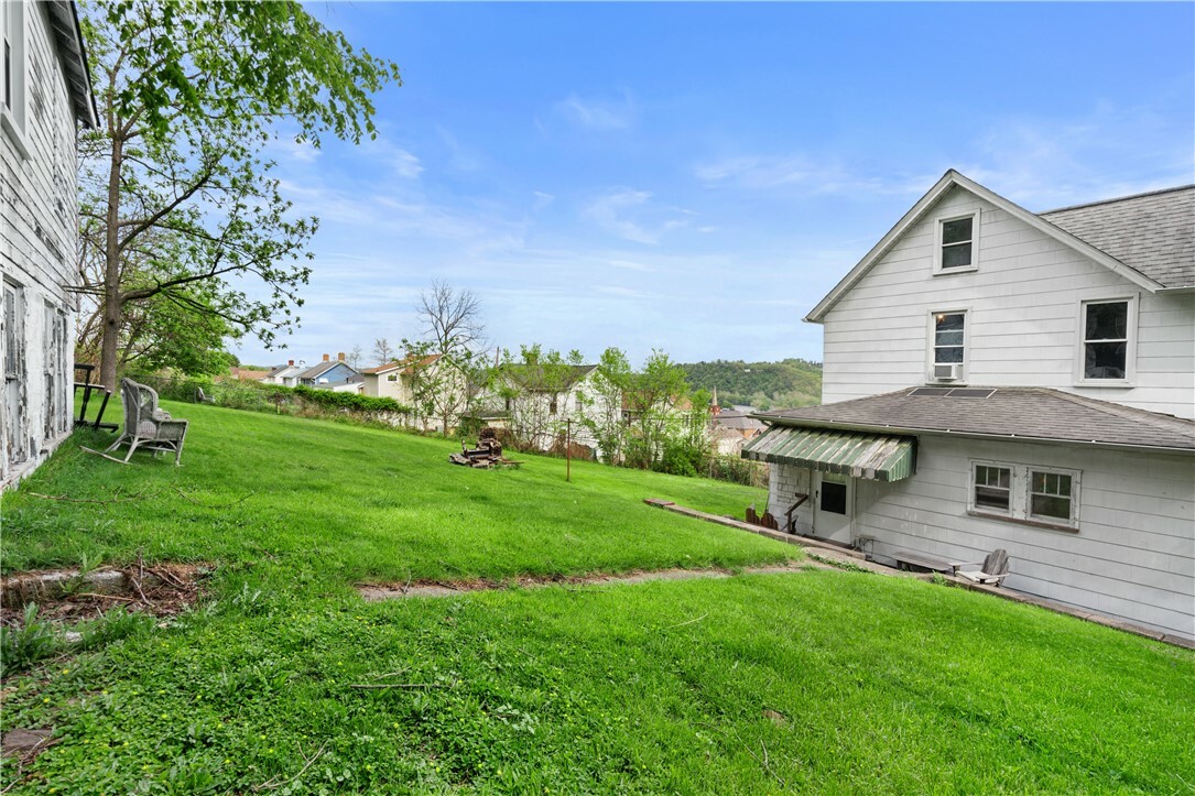 Property Photo: 228 W 11th Ave PA 15084