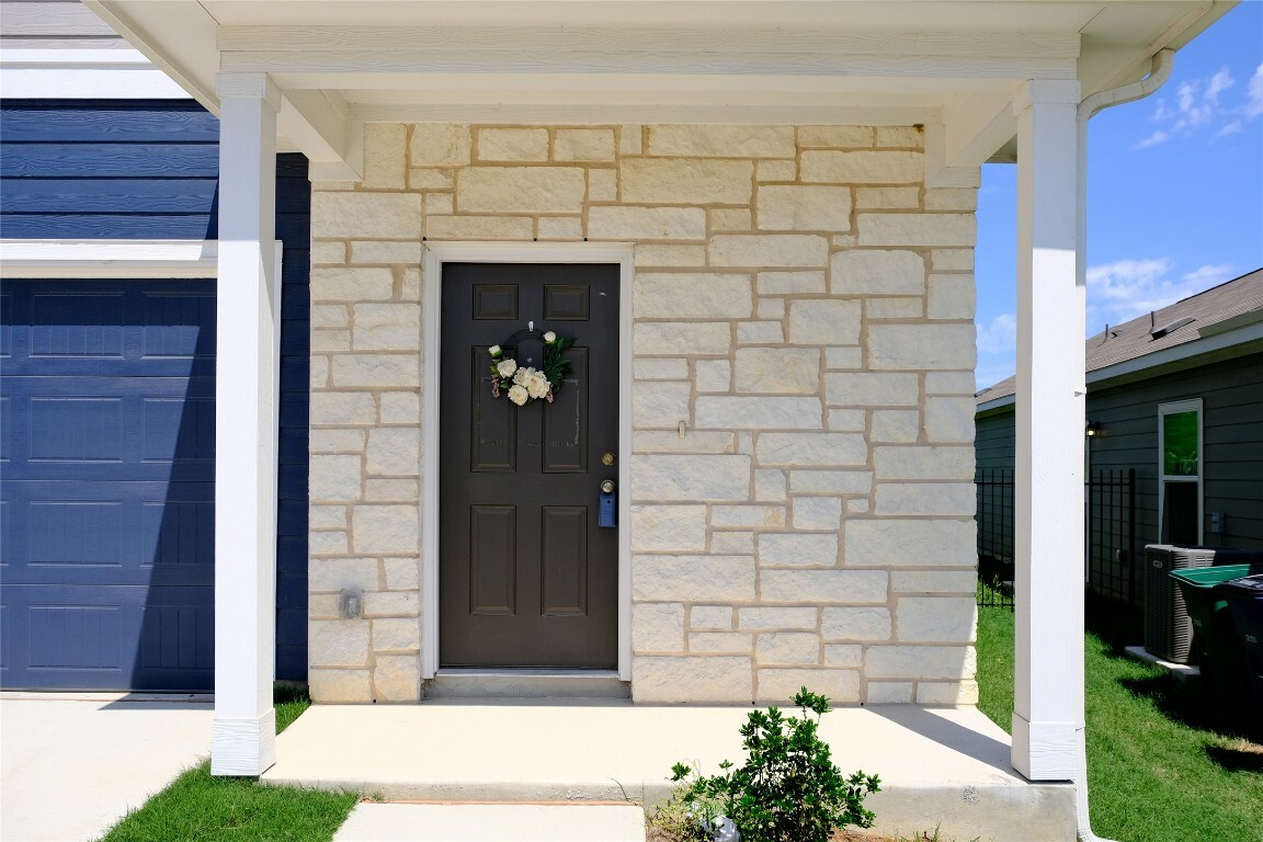 Property Photo:  7514 Poppy Petal Loop  TX 78617 