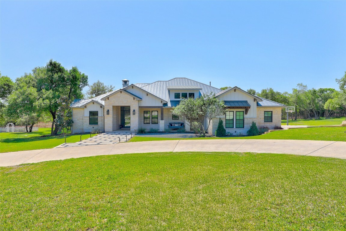 Property Photo: 705 Highland Overlook TX 78633