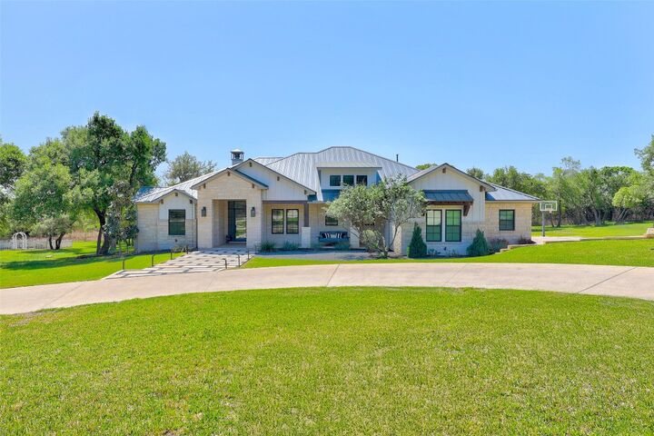 Property Photo: 705 Highland Overlook TX 78633