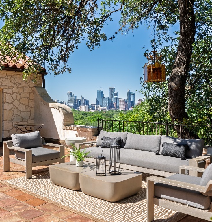 Property Photo: 806 Rosedale Terrace TX 78704