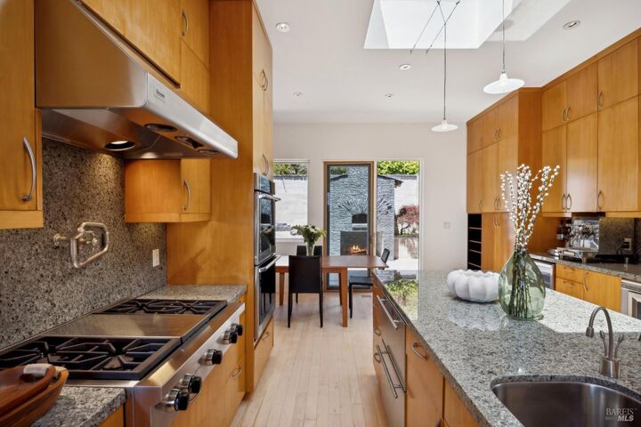 325 Via La Cumbre  Greenbrae CA 94904 photo