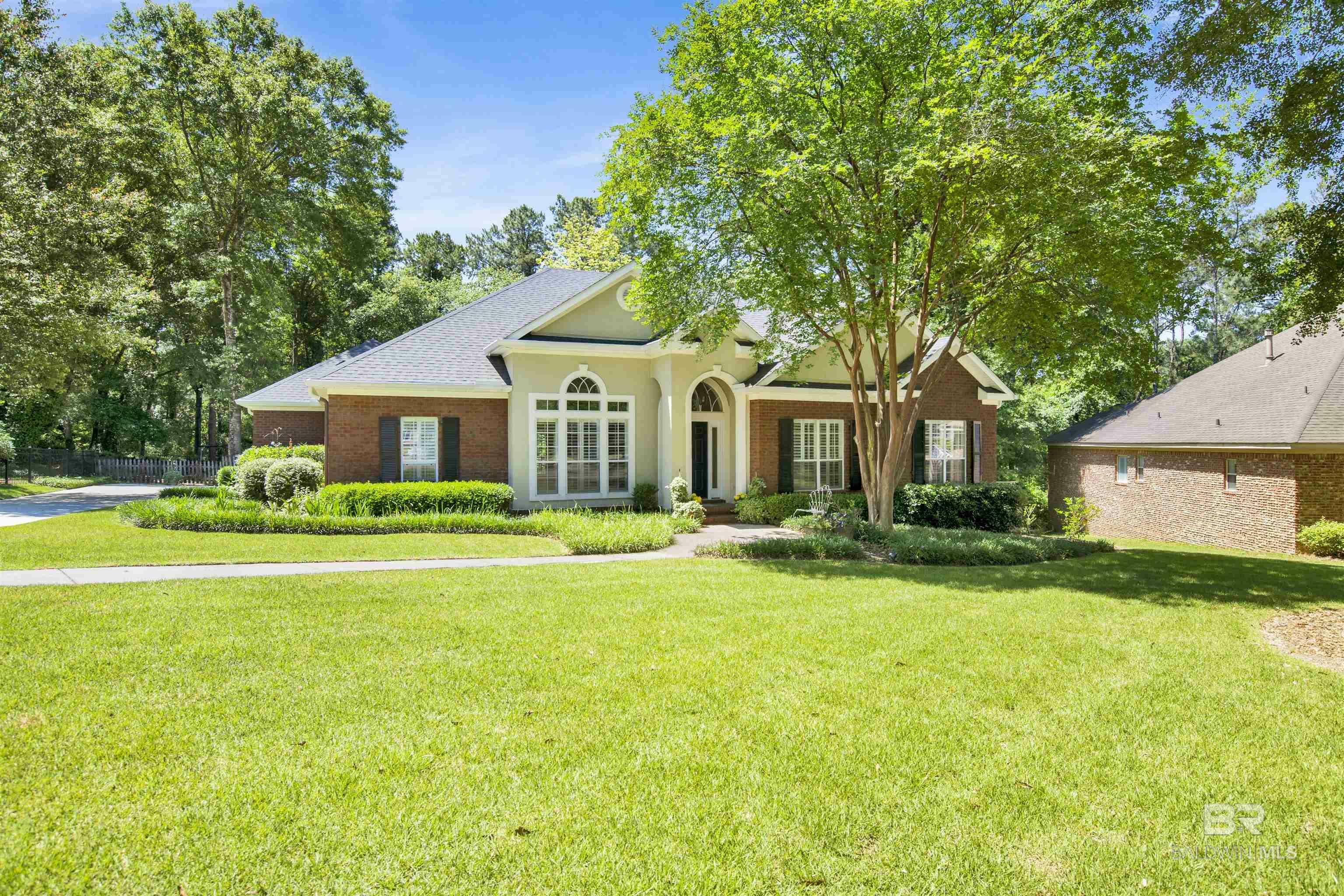 Property Photo: 8668 Ash Court AL 36527