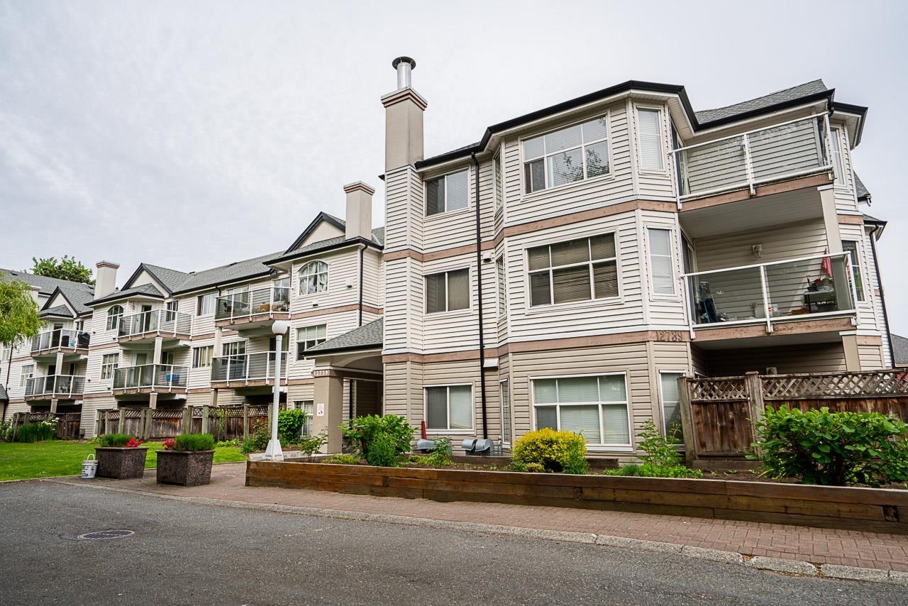 Property Photo: 12739 72 Avenue 401 BC V3W 2M7
