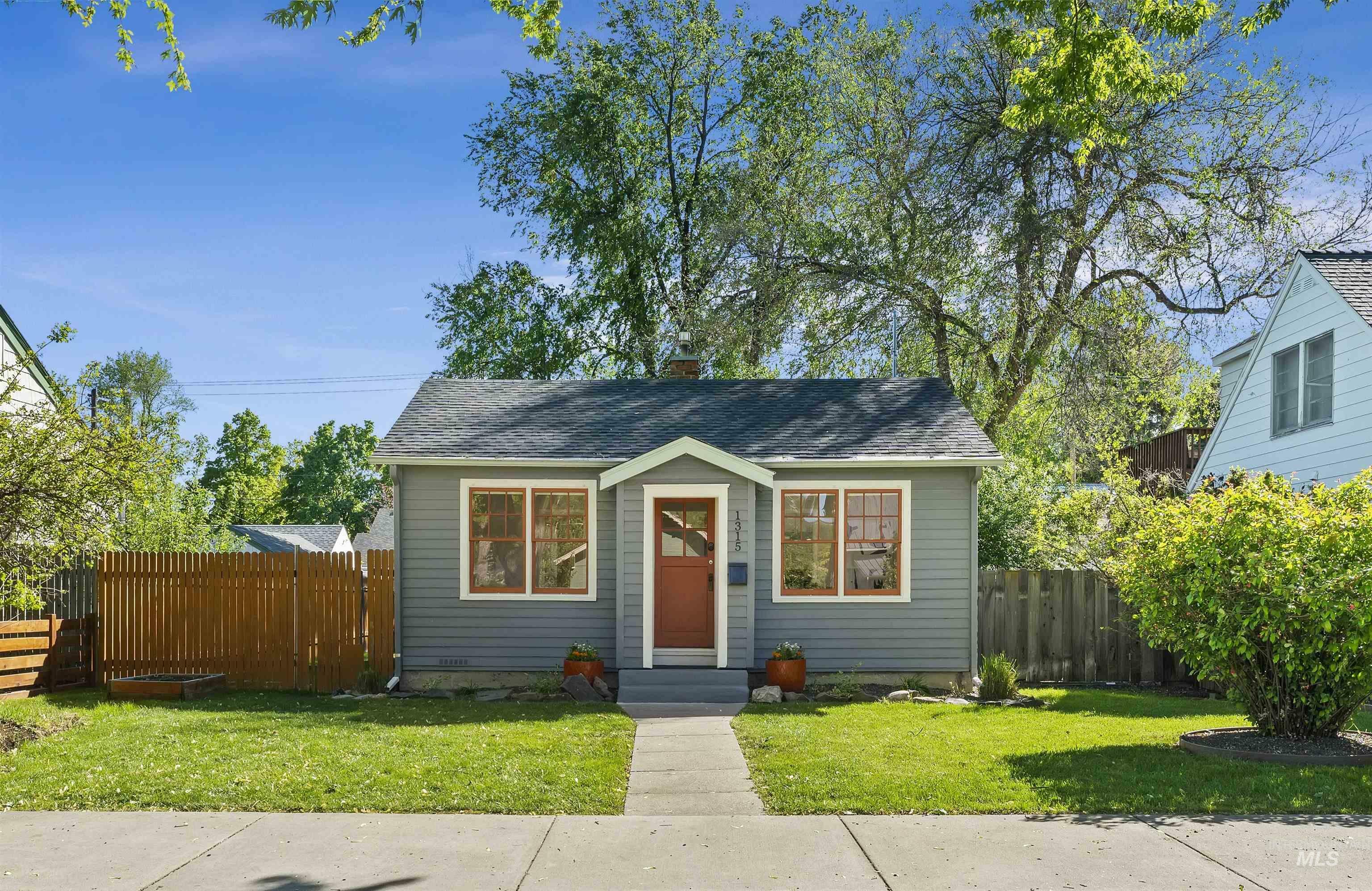 Property Photo: 1315 E Washington St. ID 83712