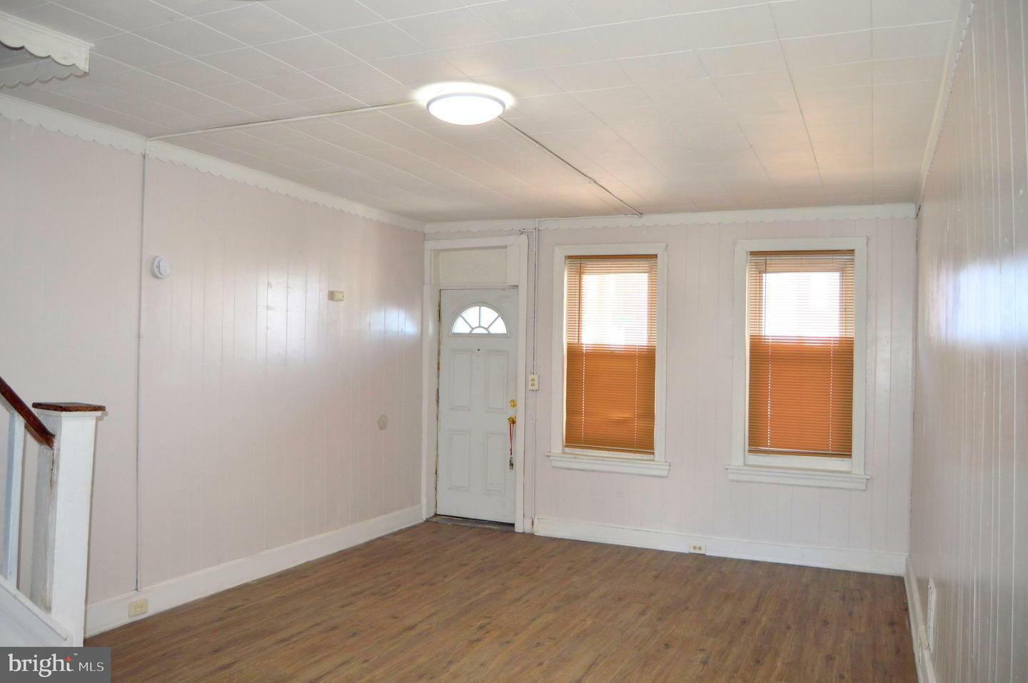 Property Photo: 90 E State Street NJ 08105