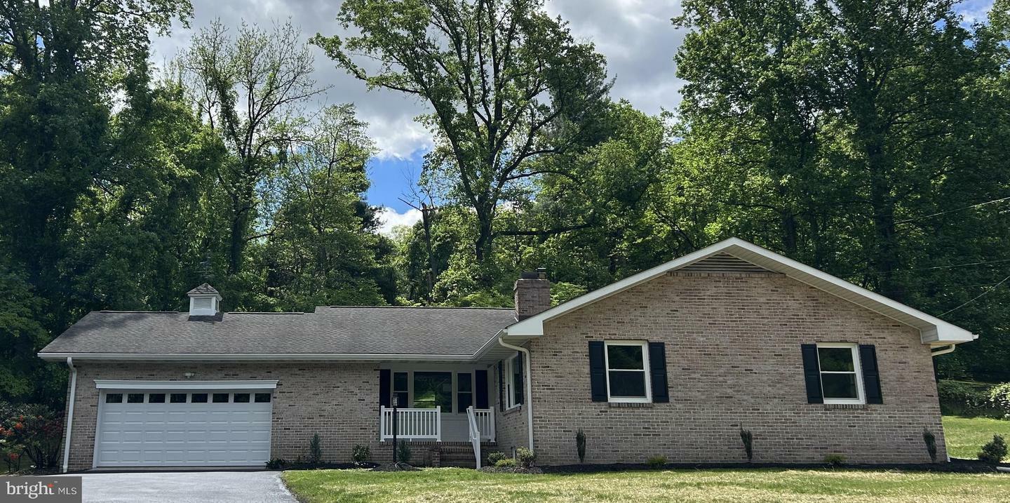 Property Photo: 520 Hopkins Bridge Road DE 19711