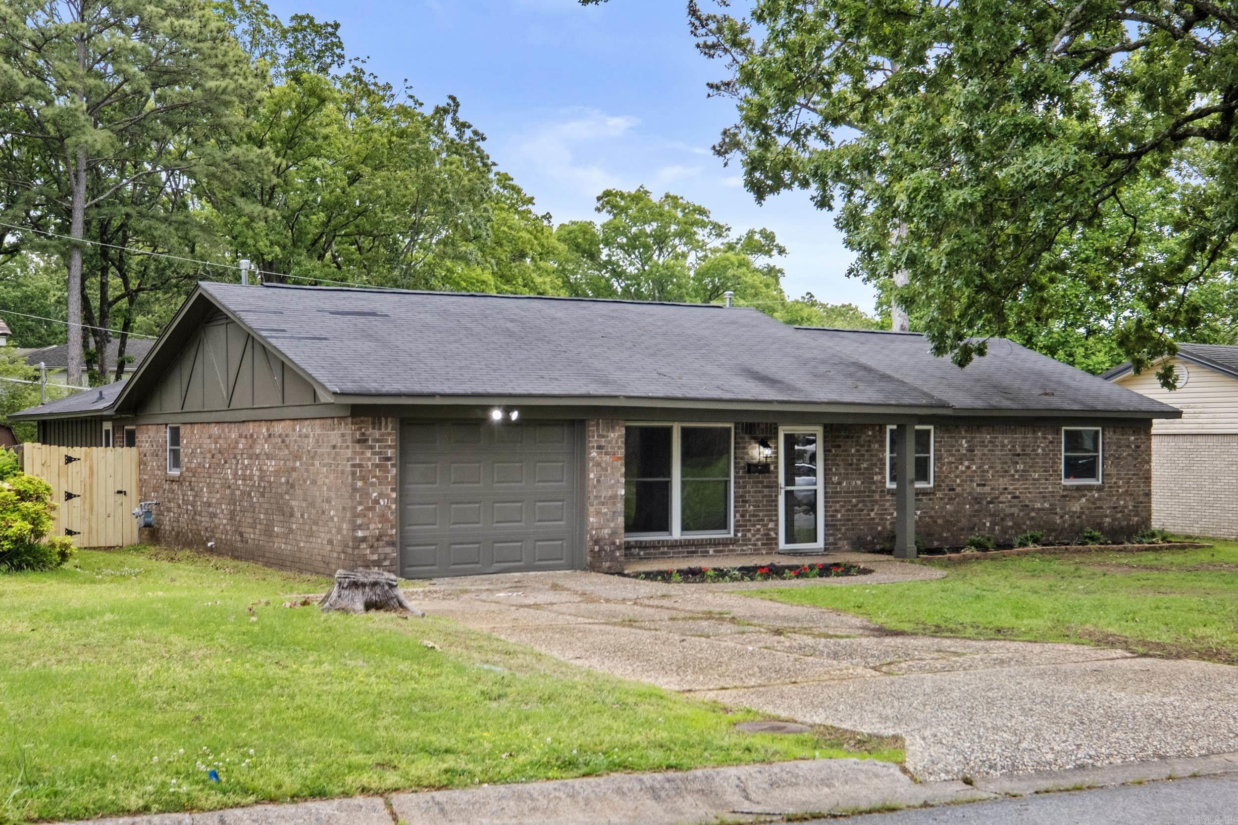 Property Photo: 6600 Windhill Dr AR 72118