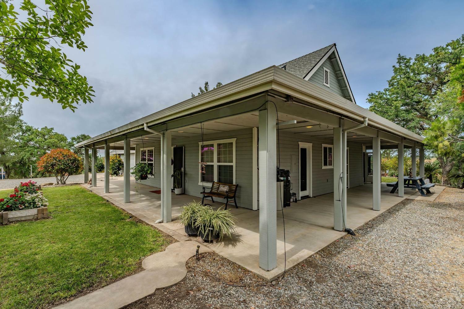 Property Photo: 102 Brandy Court CA 95225