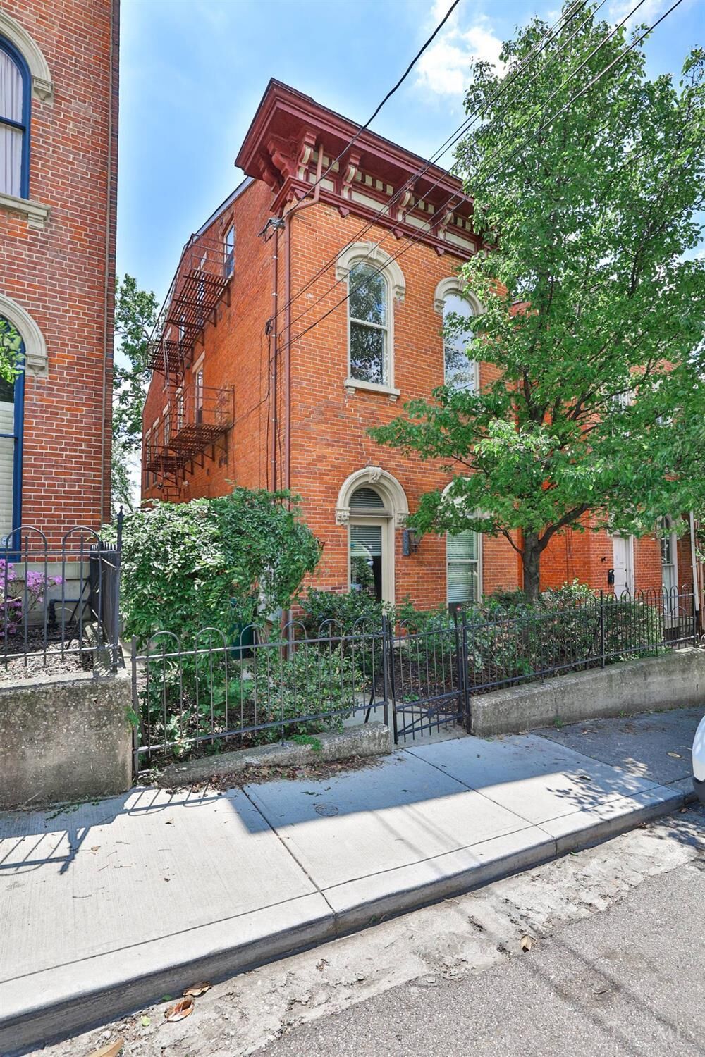 Property Photo:  537 Liberty Hill  OH 45202 