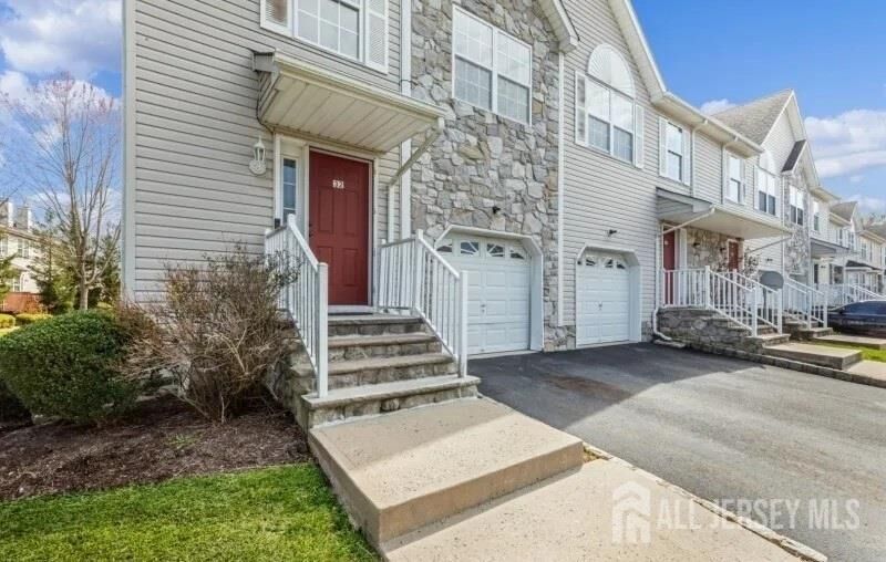 Property Photo:  32 Edith Drive  NJ 08873 