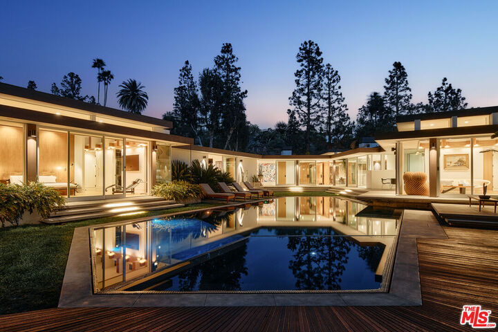 1061 Loma Vista Dr  Beverly Hills CA 90210 photo