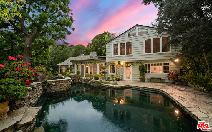 2576 Benedict Canyon Dr  Beverly Hills CA 90210 photo