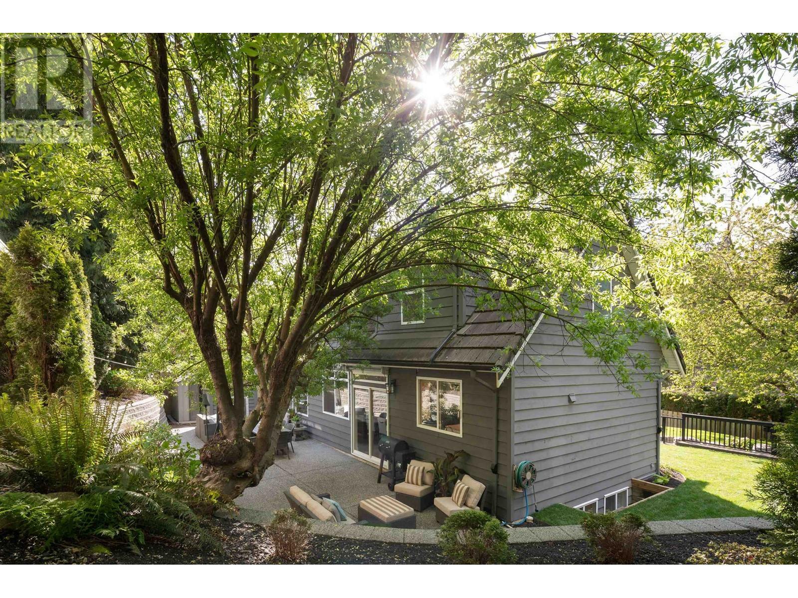Property Photo: 2366 Sunnyside Road BC V3H 4Y5