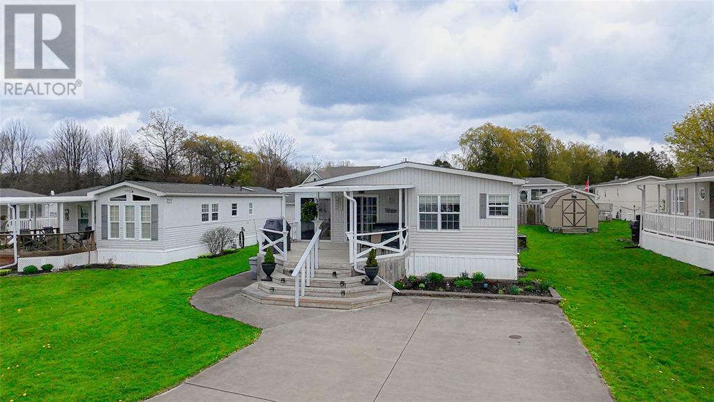 Property Photo: 142 Sandbagger Crescent ON N0M 1G0