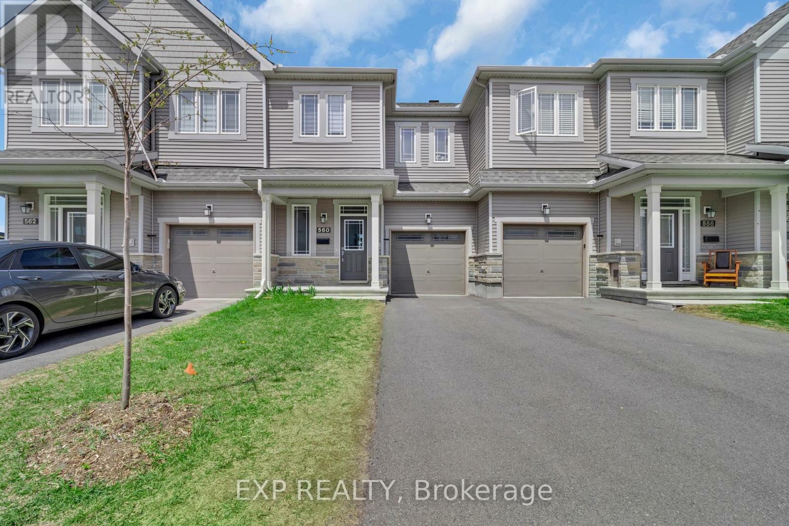 560 Flagstaff Drive  Ottawa ON K2J 6W1 photo