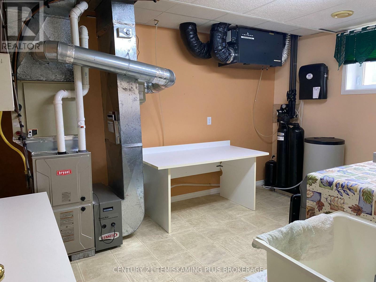 Property Photo: 121 Zetta Court ON P0J 1P0