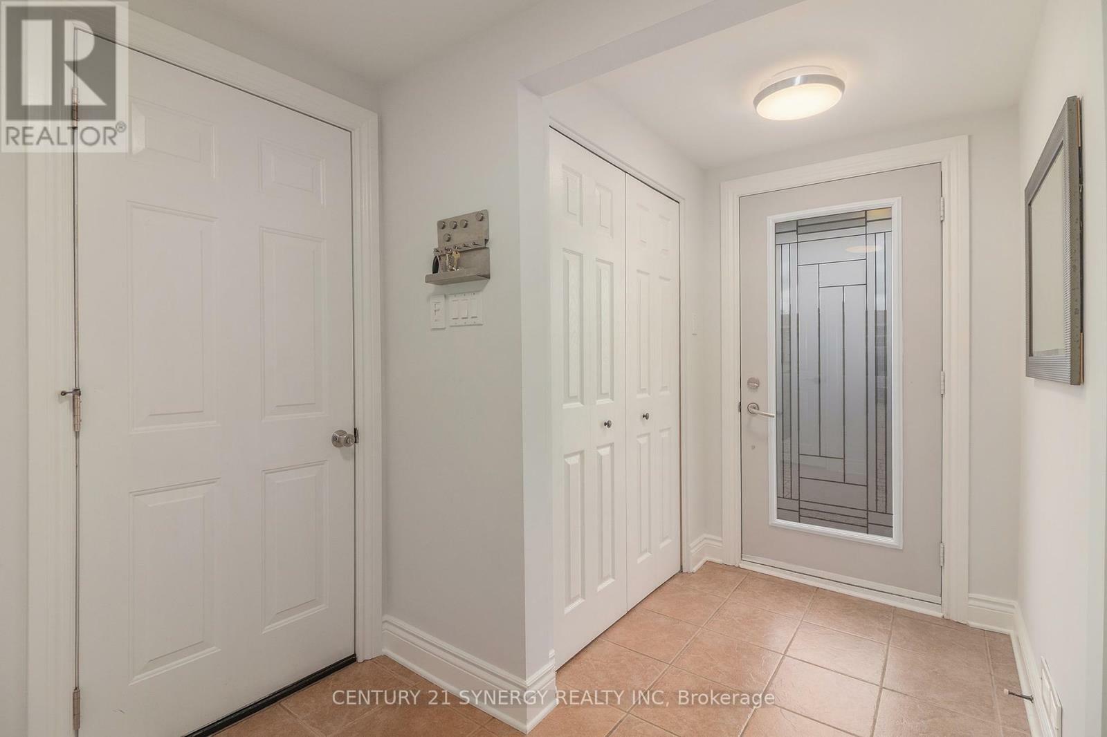 Property Photo: 3 Gaynor Place ON K2H 5R8