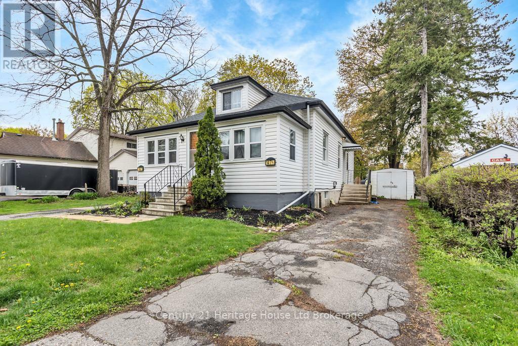 Property Photo: 147 Sydenham Street ON N4S 7B7