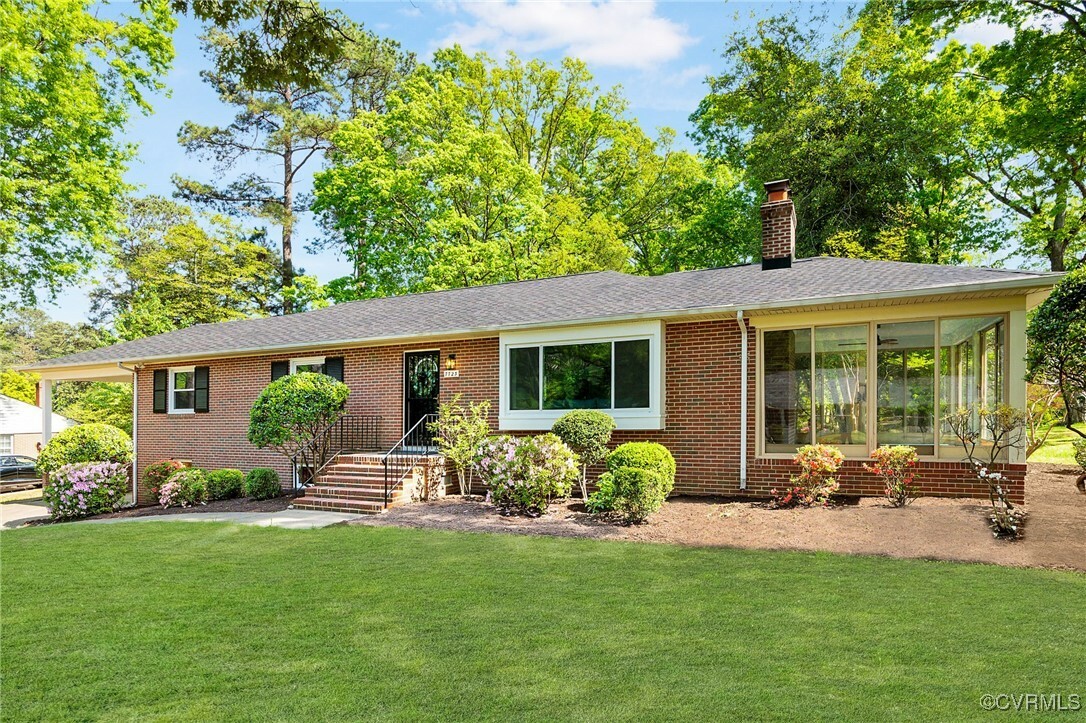 Property Photo: 7723 Granite Hall Avenue VA 23225