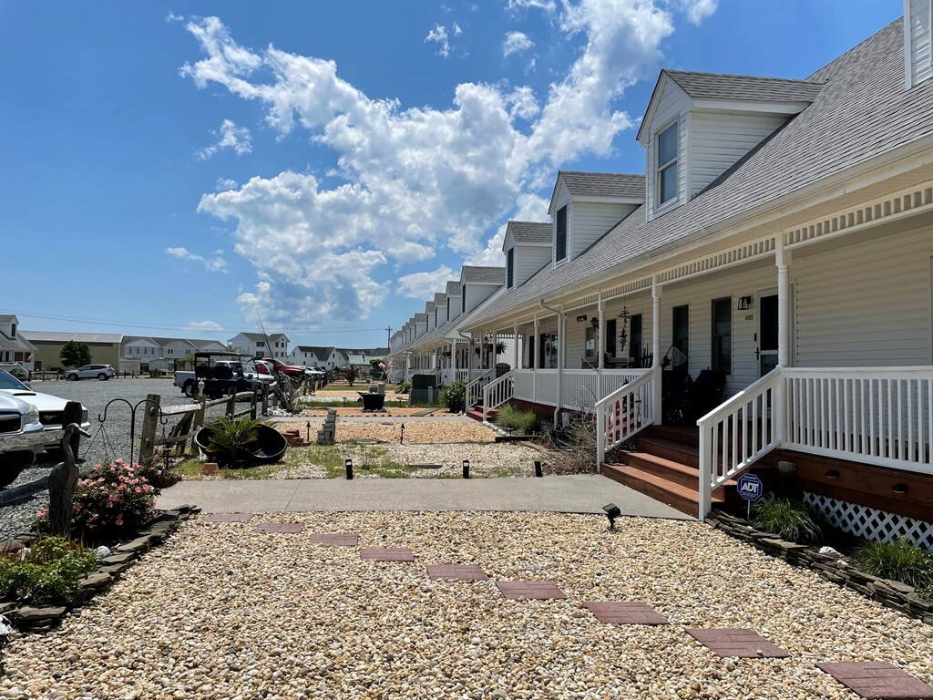 Property Photo: 4097 Grand Bay Ct VA 2333