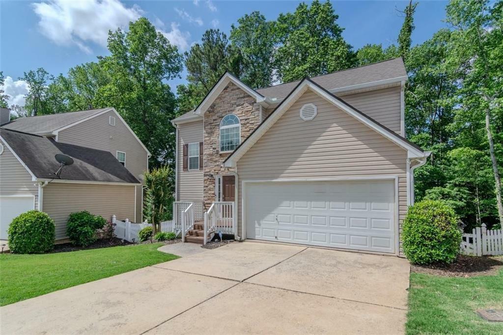 Property Photo: 28 Greystone Ridge GA 30141