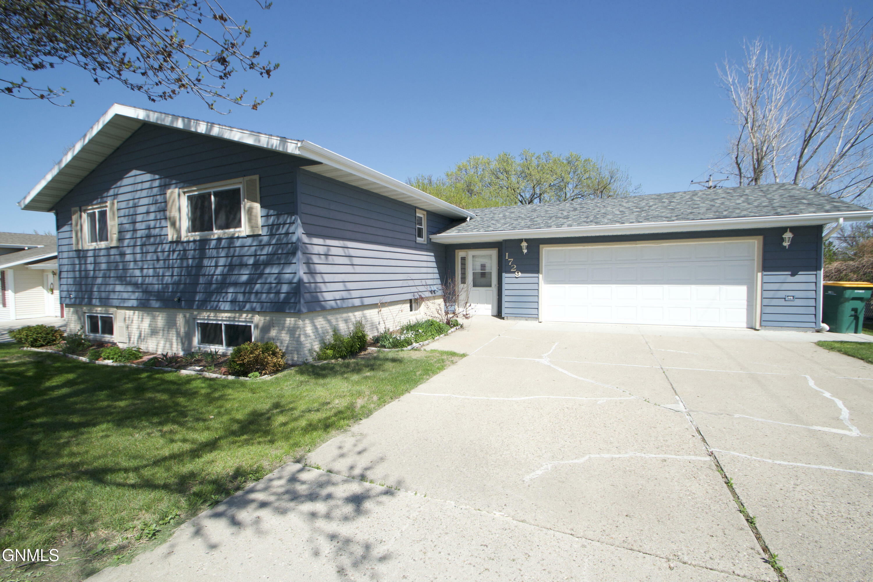 1729 N 20th Street  Bismarck ND 58501 photo