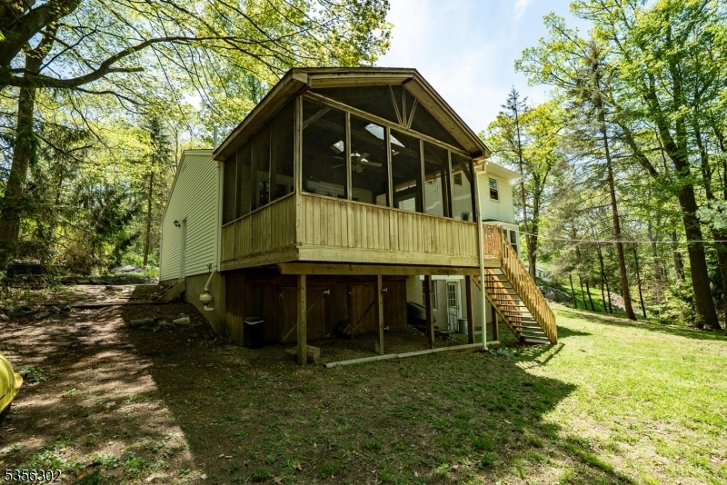 Property Photo: 6 Longview Ln NJ 07461