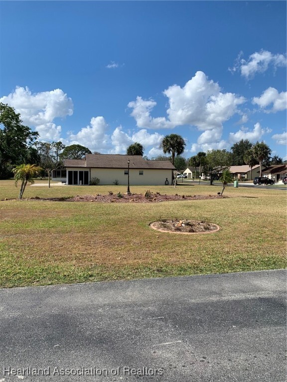 Property Photo: 76 Venetian Parkway FL 33852