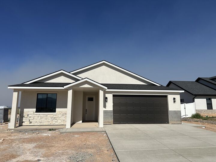 Property Photo: 1127 N 3325 W (Yucca St) UT 84721