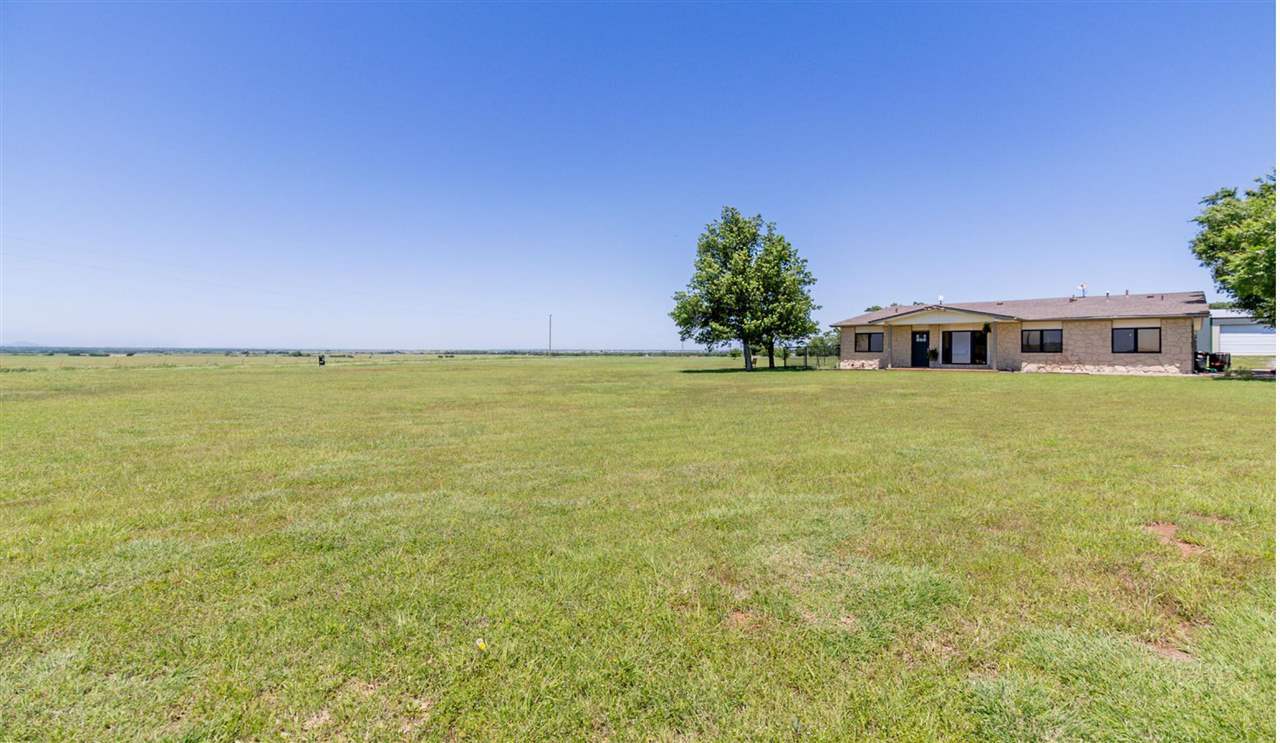 Property Photo: 273030 Broncho Rd OK 73055
