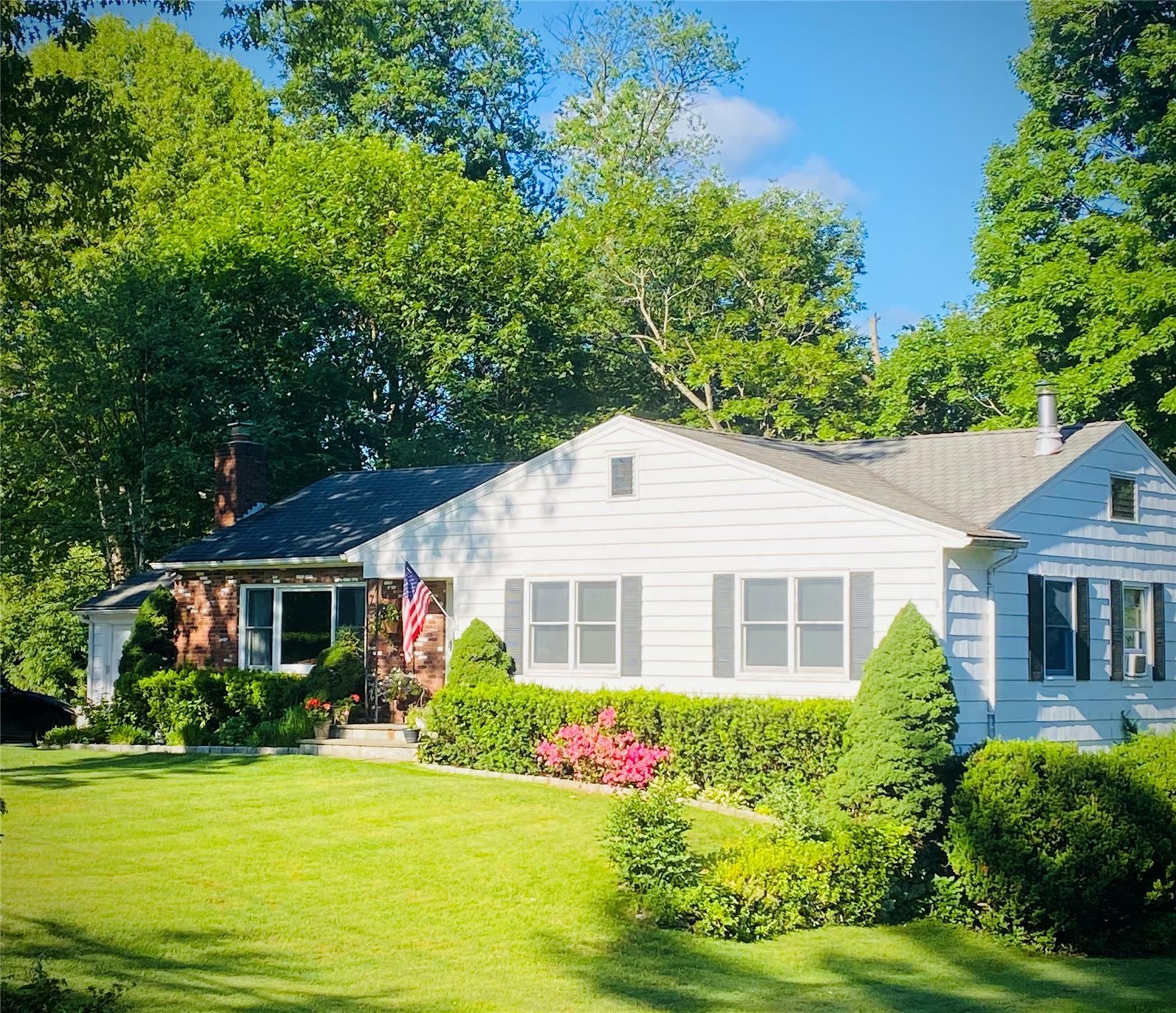 80 Oak Ridge Road  Pleasantville NY 10570 photo