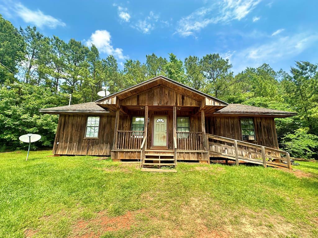 Property Photo: 677 County Road 105 TX 75972