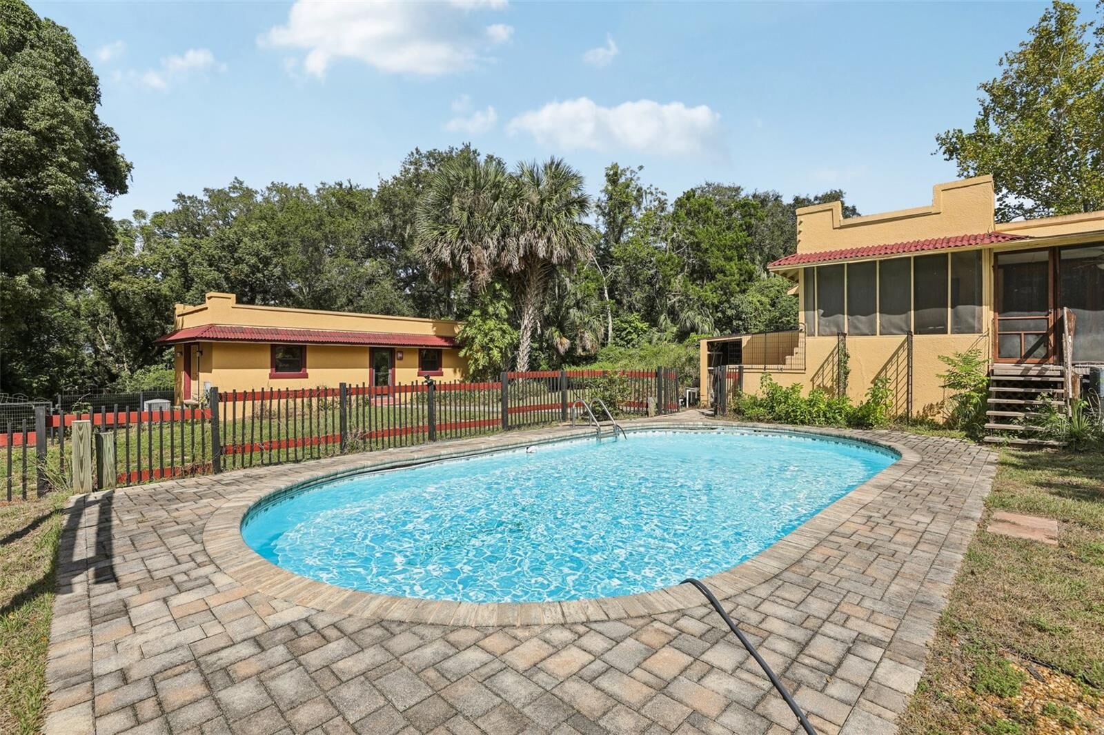 Property Photo:  308 Sunnyside Dr  FL 34748