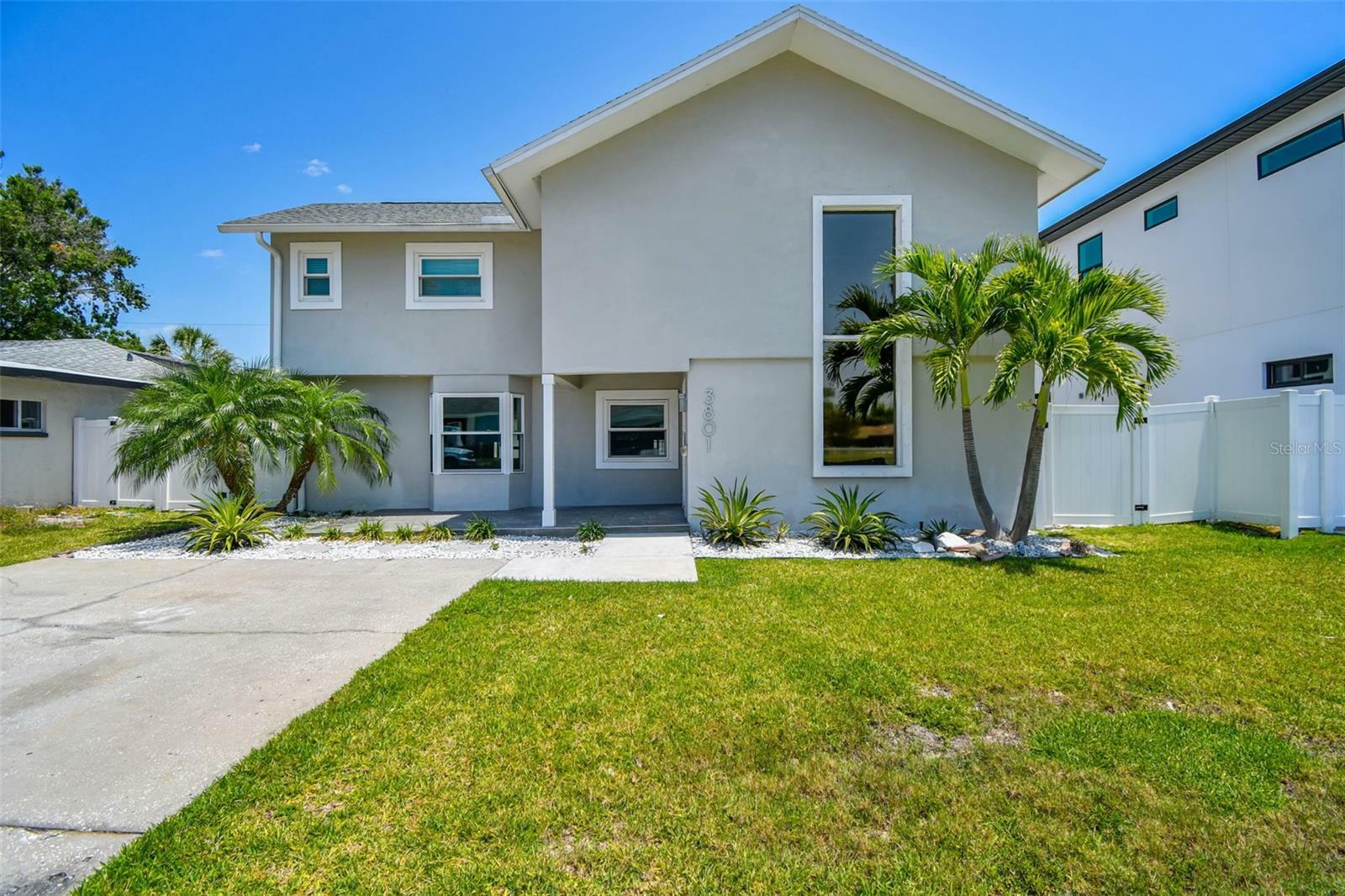 Property Photo: 3801 Huntington Street NE FL 33703