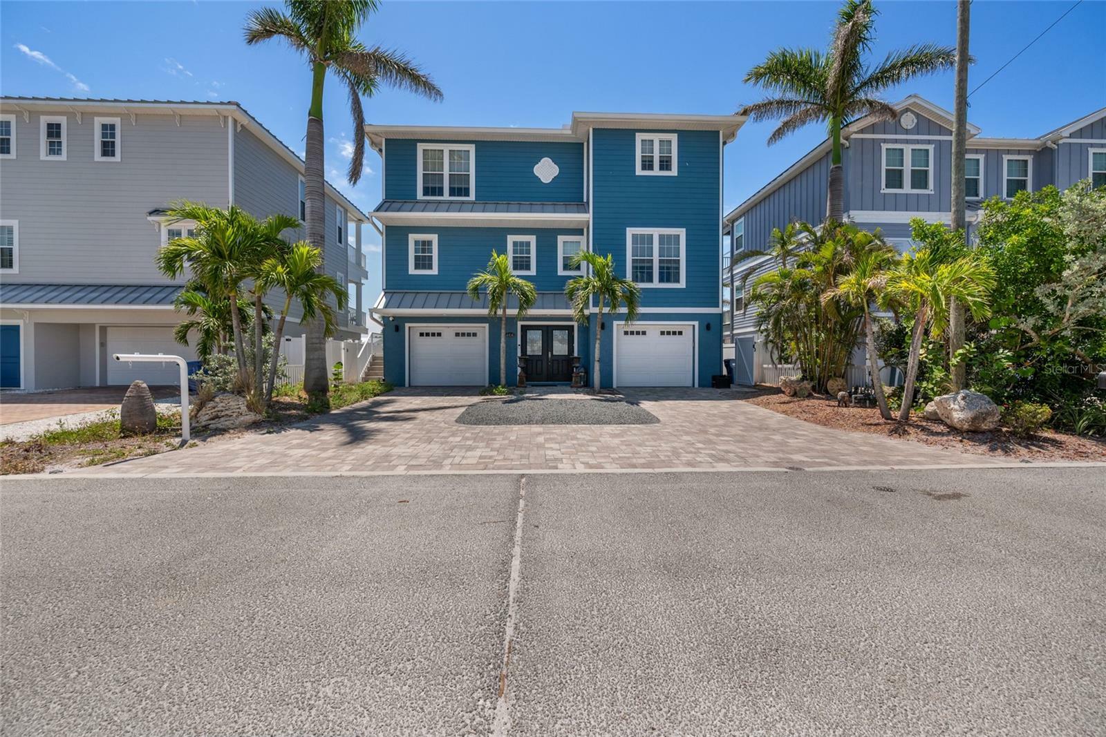 Property Photo: 460 137th Avenue Circle FL 33708