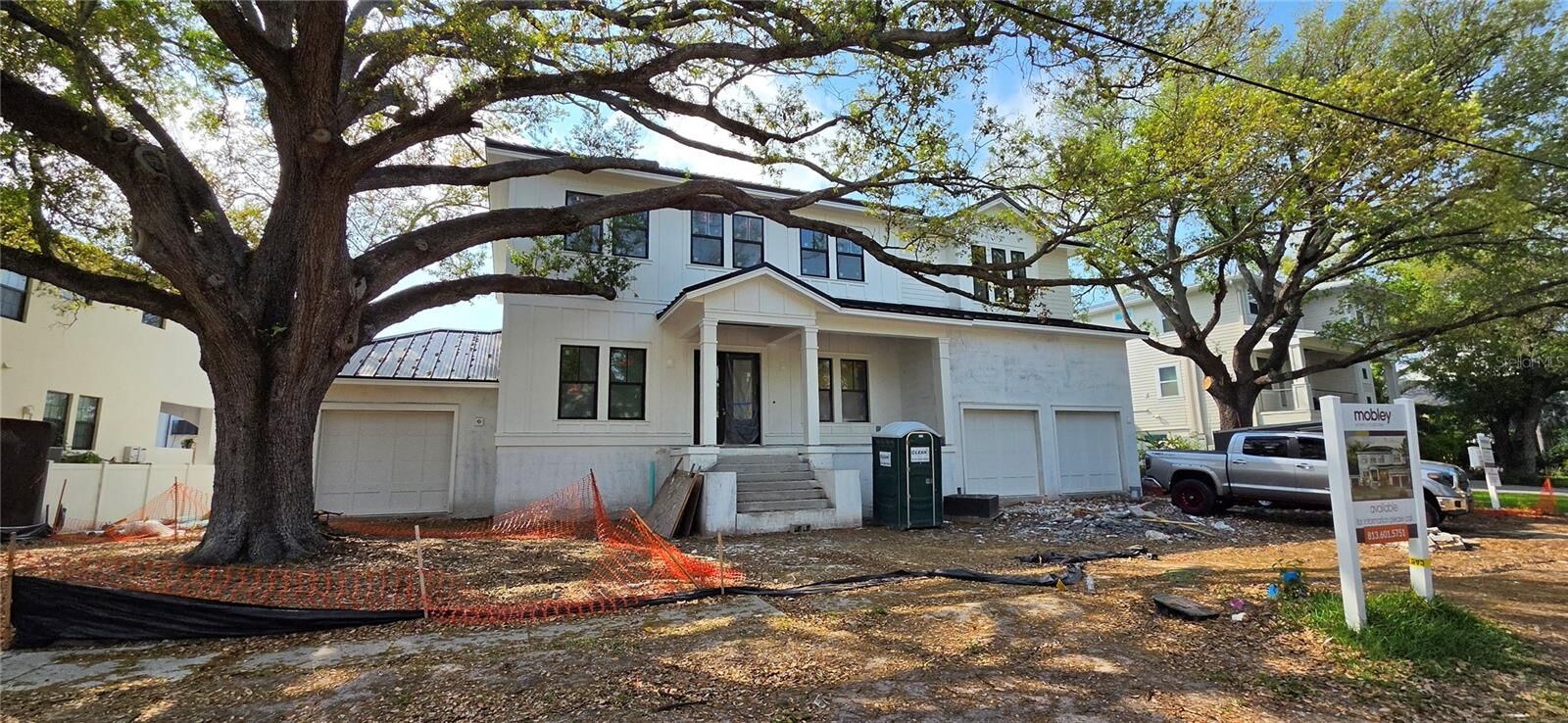 Property Photo:  690 Geneva Place  FL 33606 