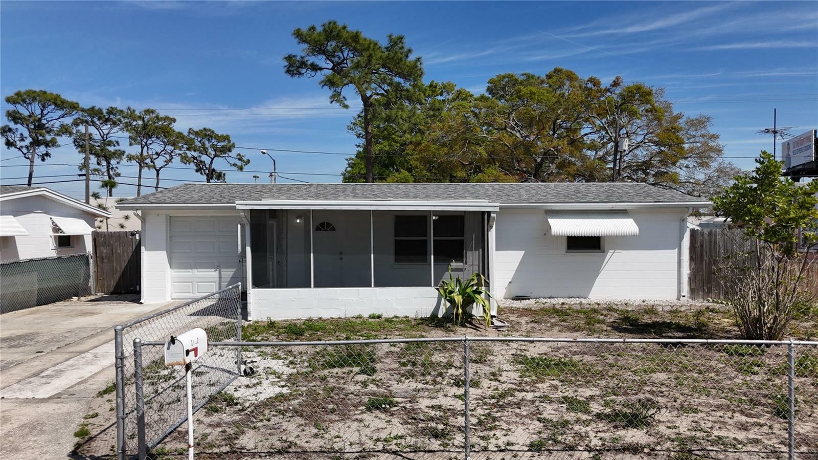 Property Photo: 2122 Holiday Drive FL 34691