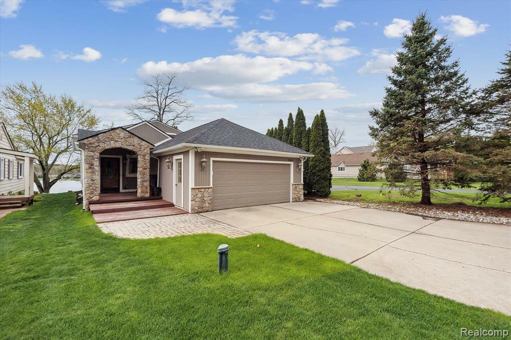 Property Photo: 9669 Norman Road MI 48348 2409